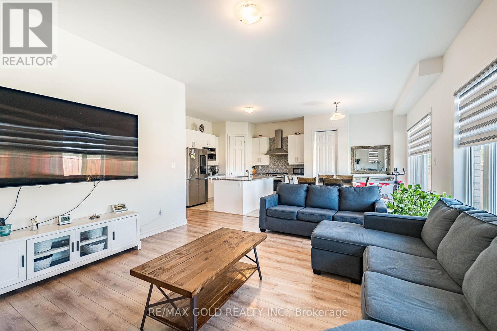 781 Gilmour Crescent Property Photo 15