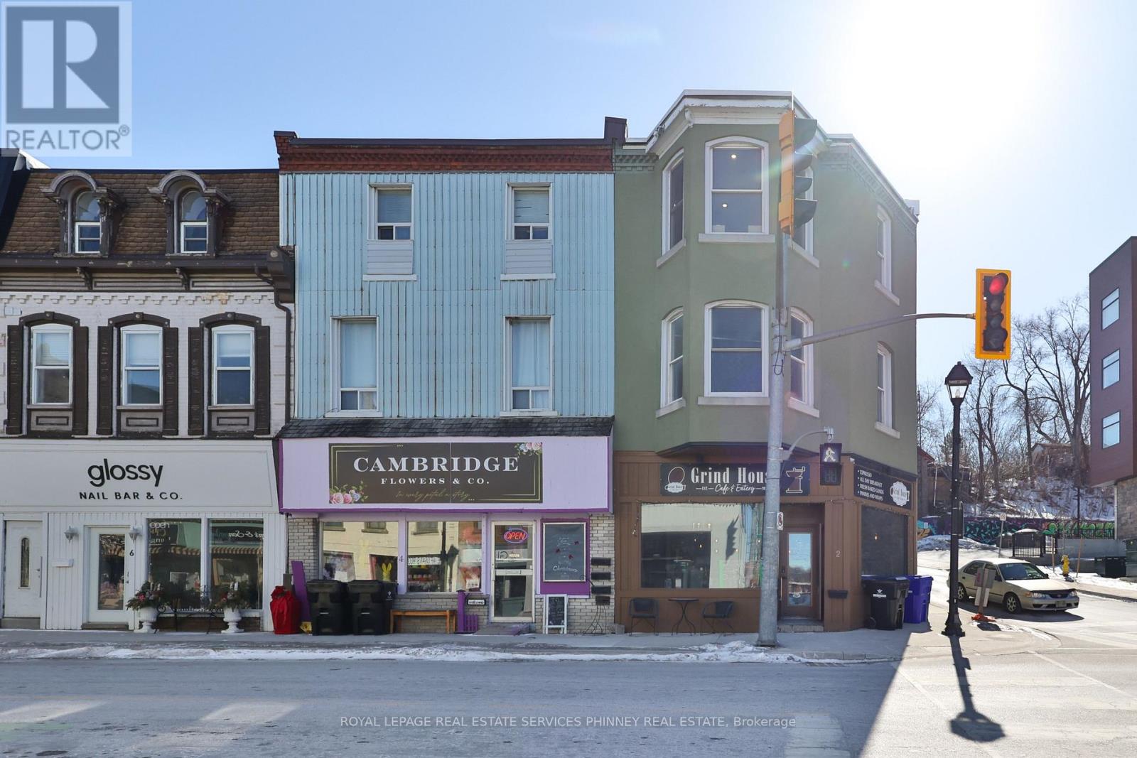 2 QUEEN STREET E
