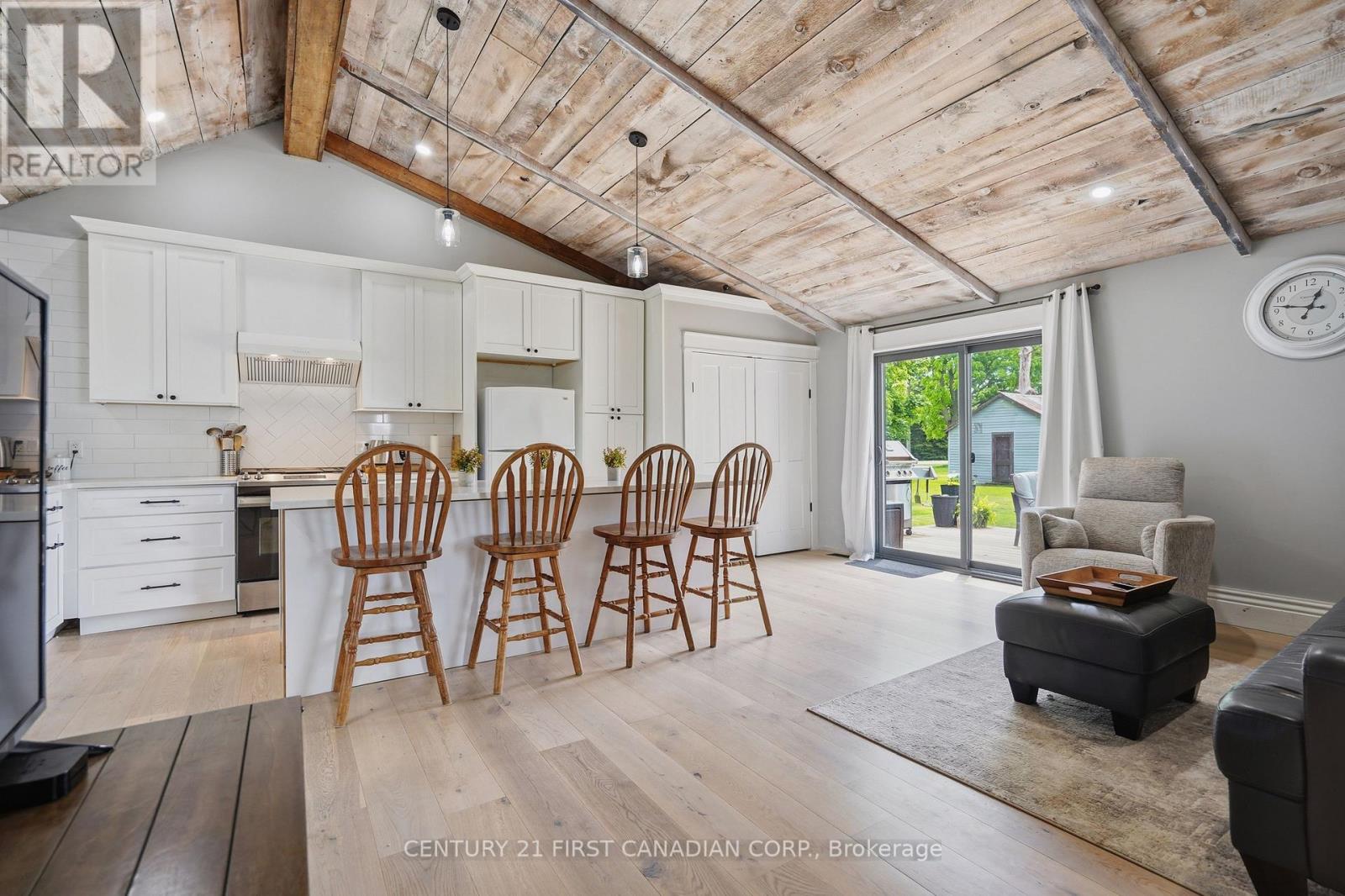8073 Francis Street Property Photo 14