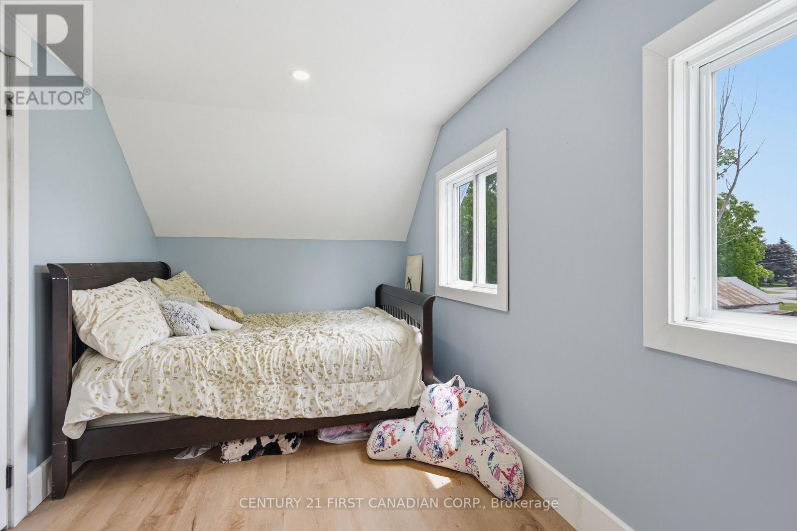8073 Francis Street Property Photo 23