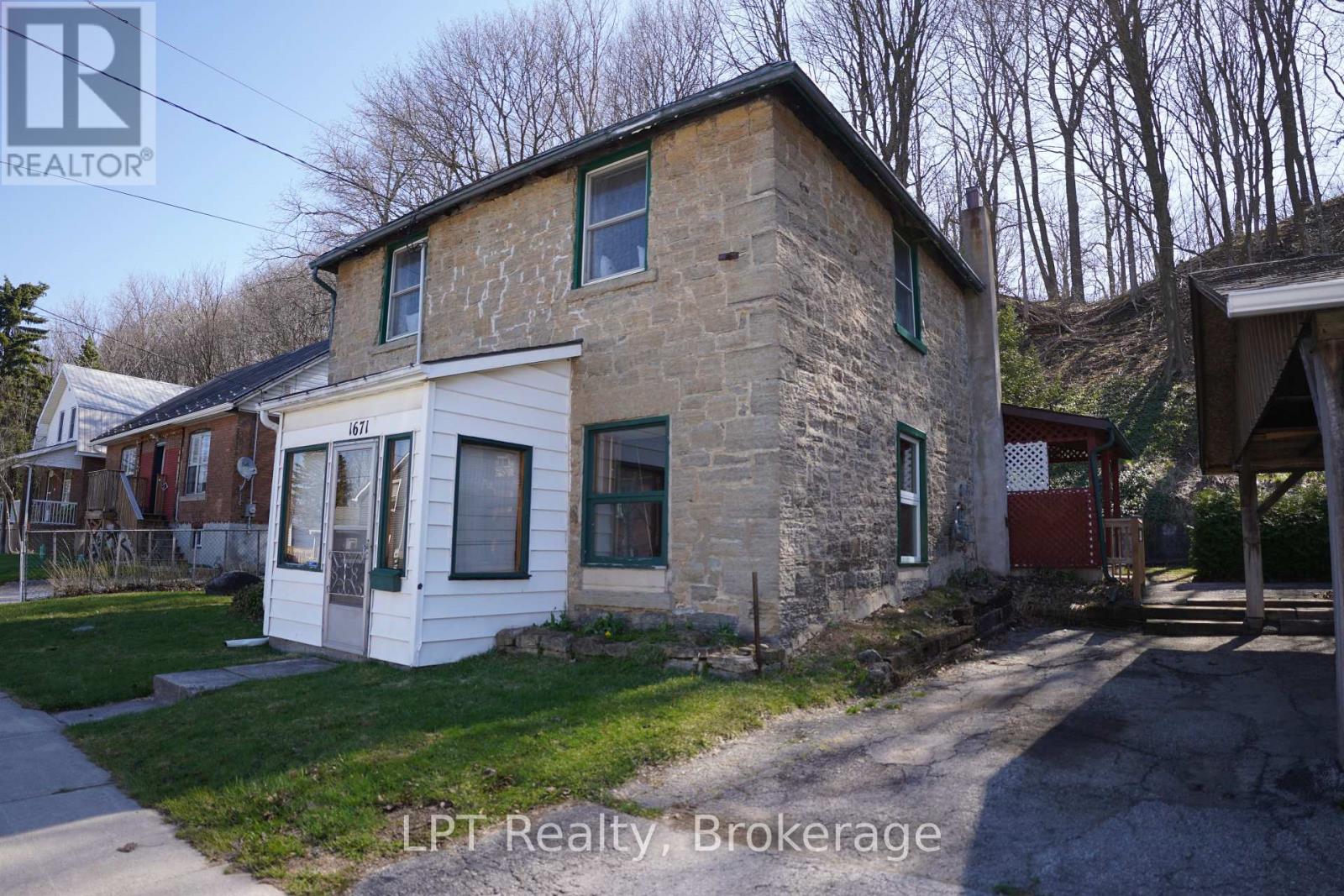 1671 4TH AVENUE E Property Photo 1
