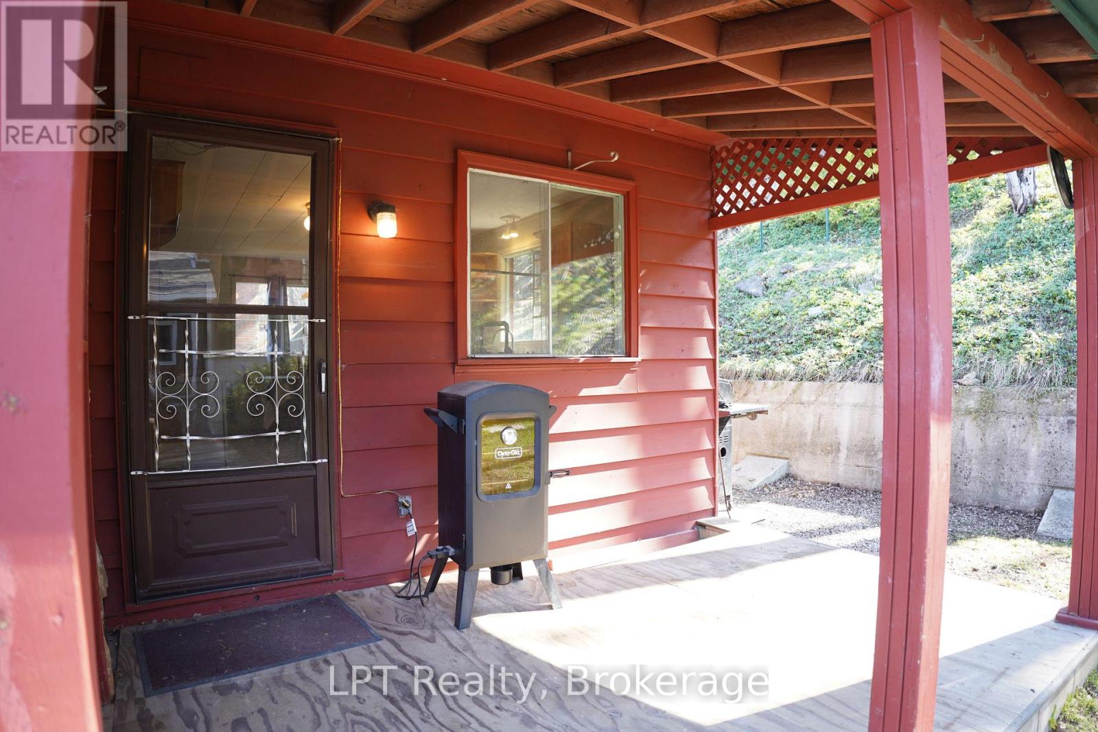 1671 4th Avenue E Property Photo 8
