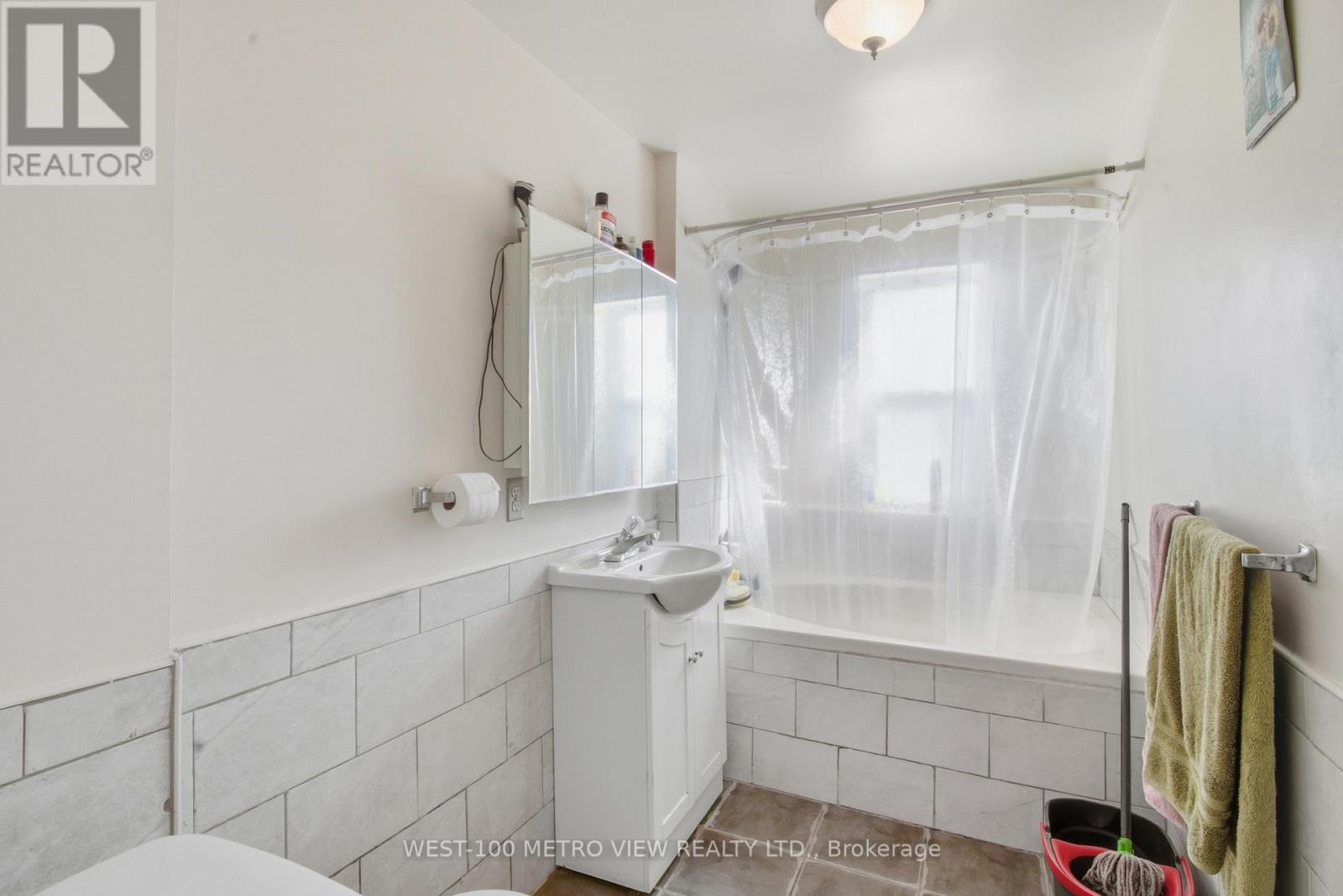 597 Barton Street E Property Photo 14