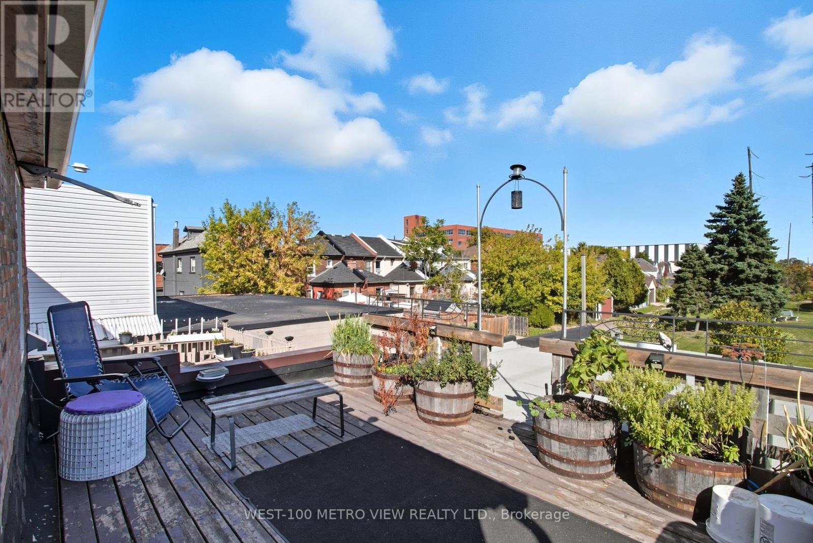 597 Barton Street E Property Photo 15