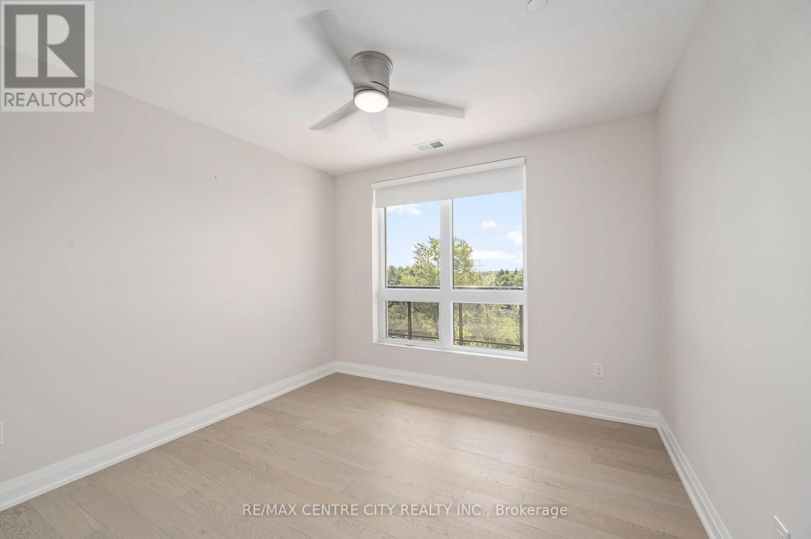 404 - 1975 Fountain Grass Drive Property Photo 18