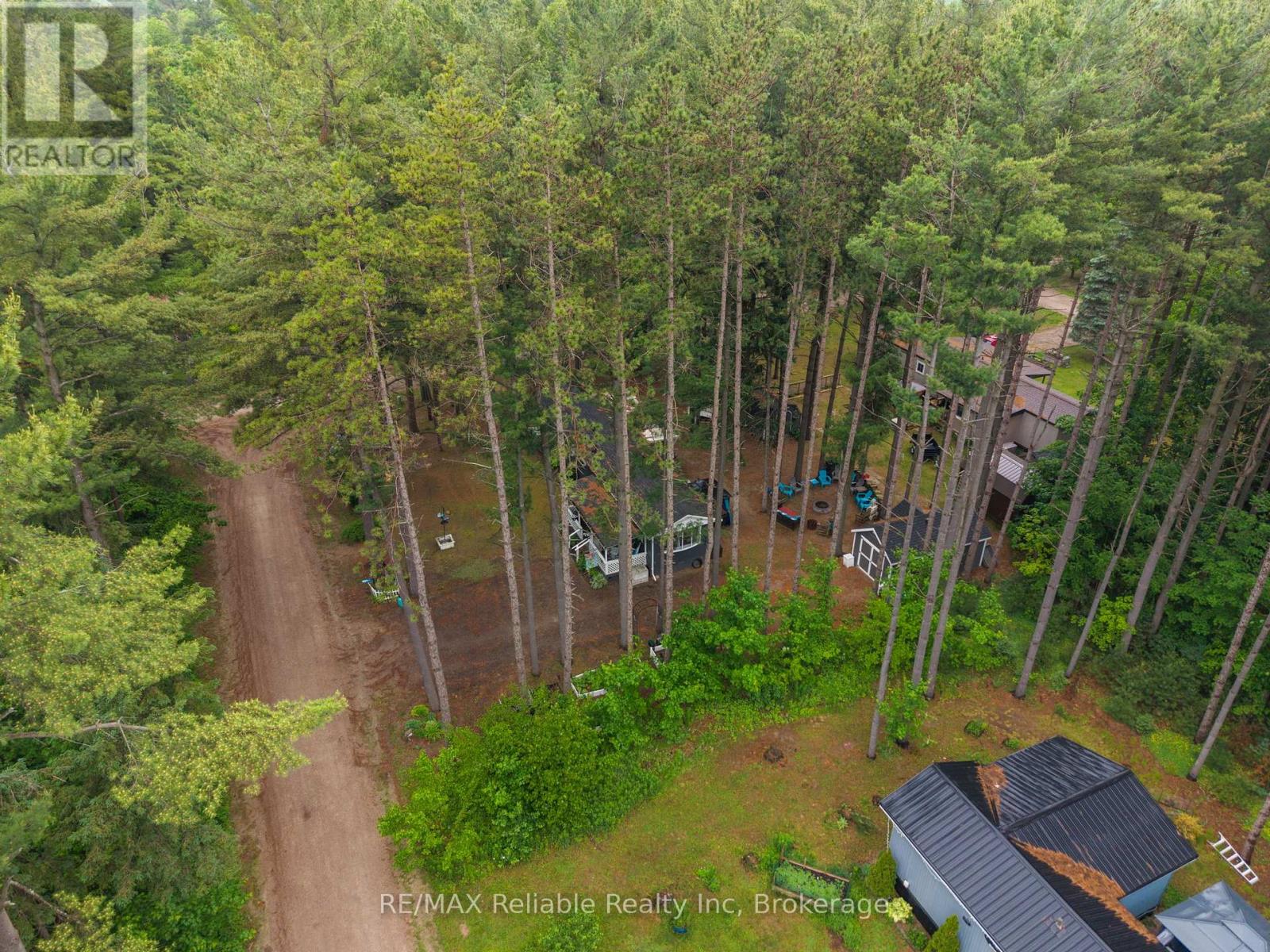 401 Sugar Maple Drive Property Photo 2
