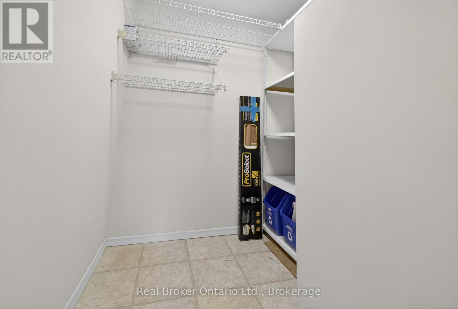 811 - 23 Woodlawn Road E Property Photo 37