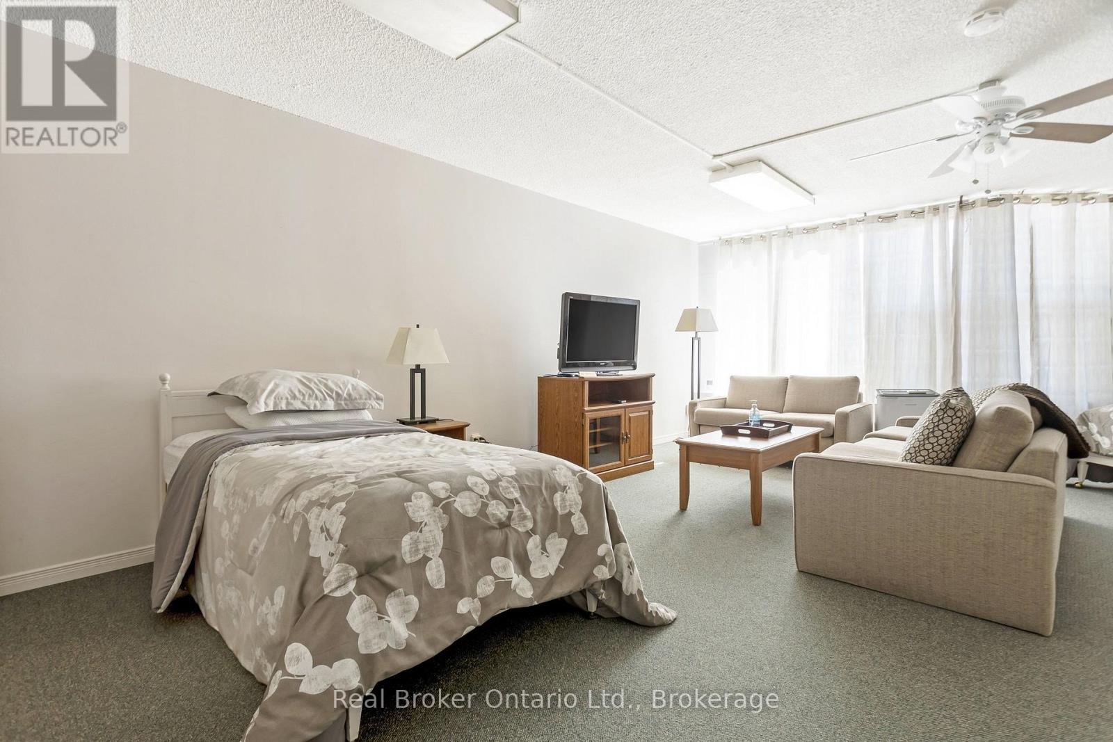 811 - 23 Woodlawn Road E Property Photo 39