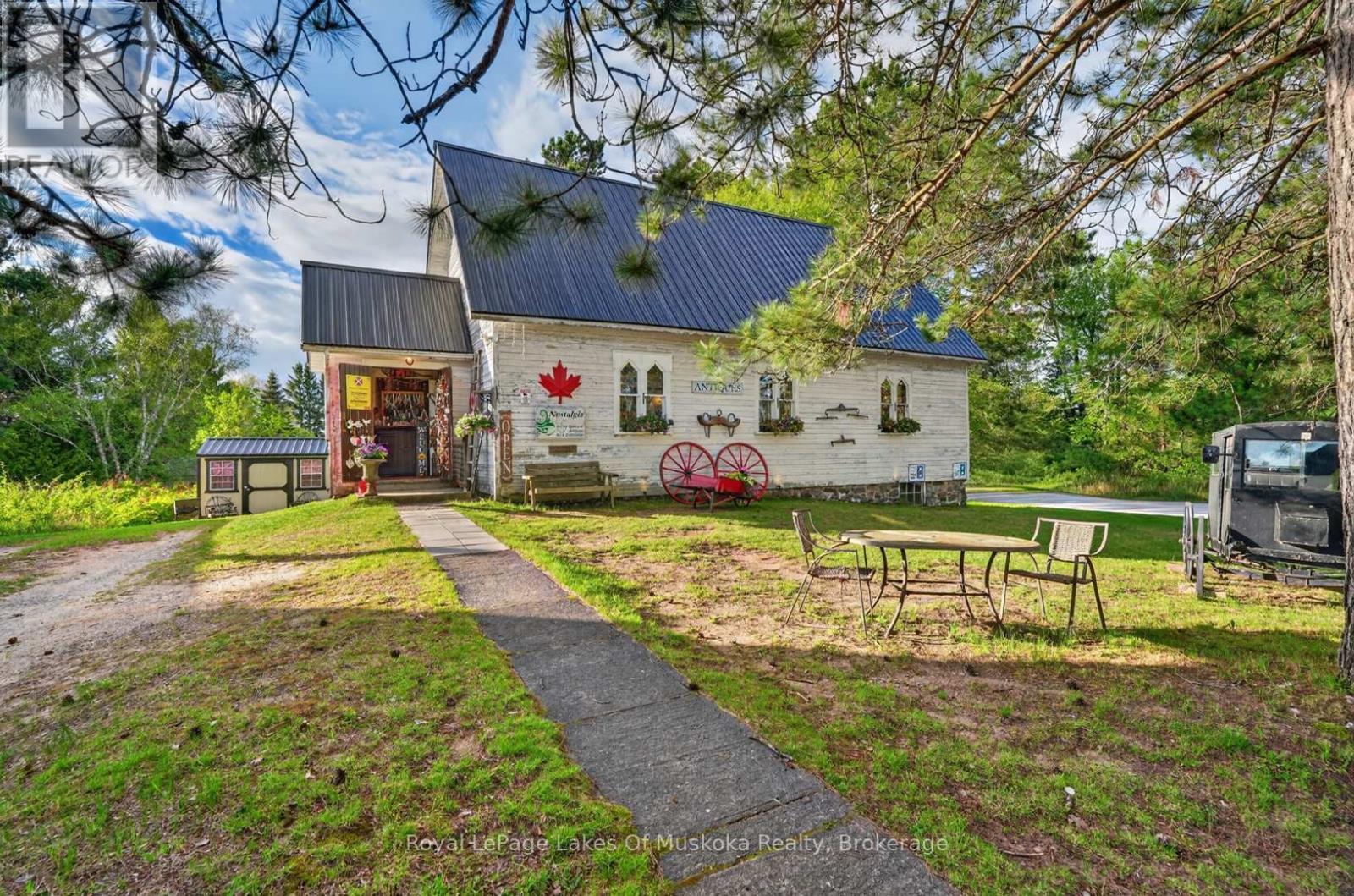 14 Rain Lake Road E Property Photo 1