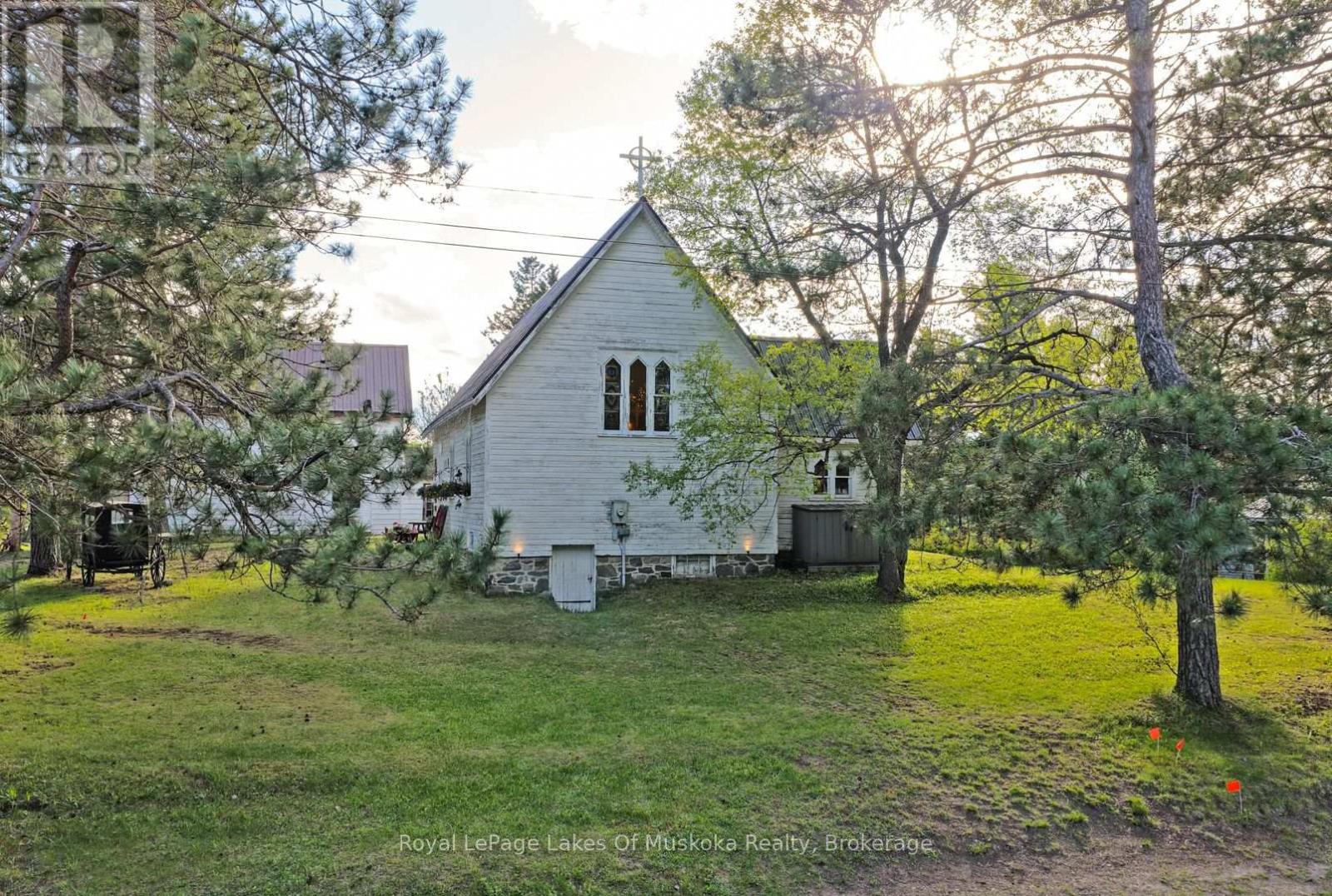 14 Rain Lake Road E Property Photo 23