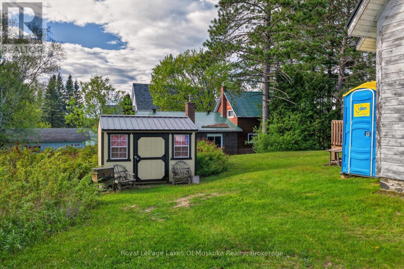 14 Rain Lake Road E Property Photo 28