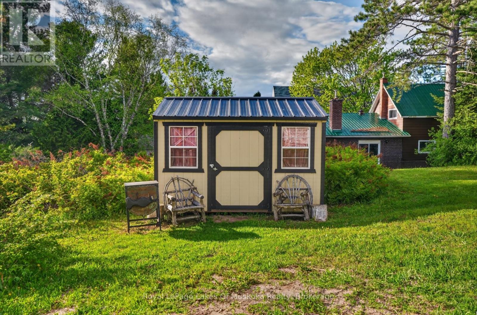 14 Rain Lake Road E Property Photo 33