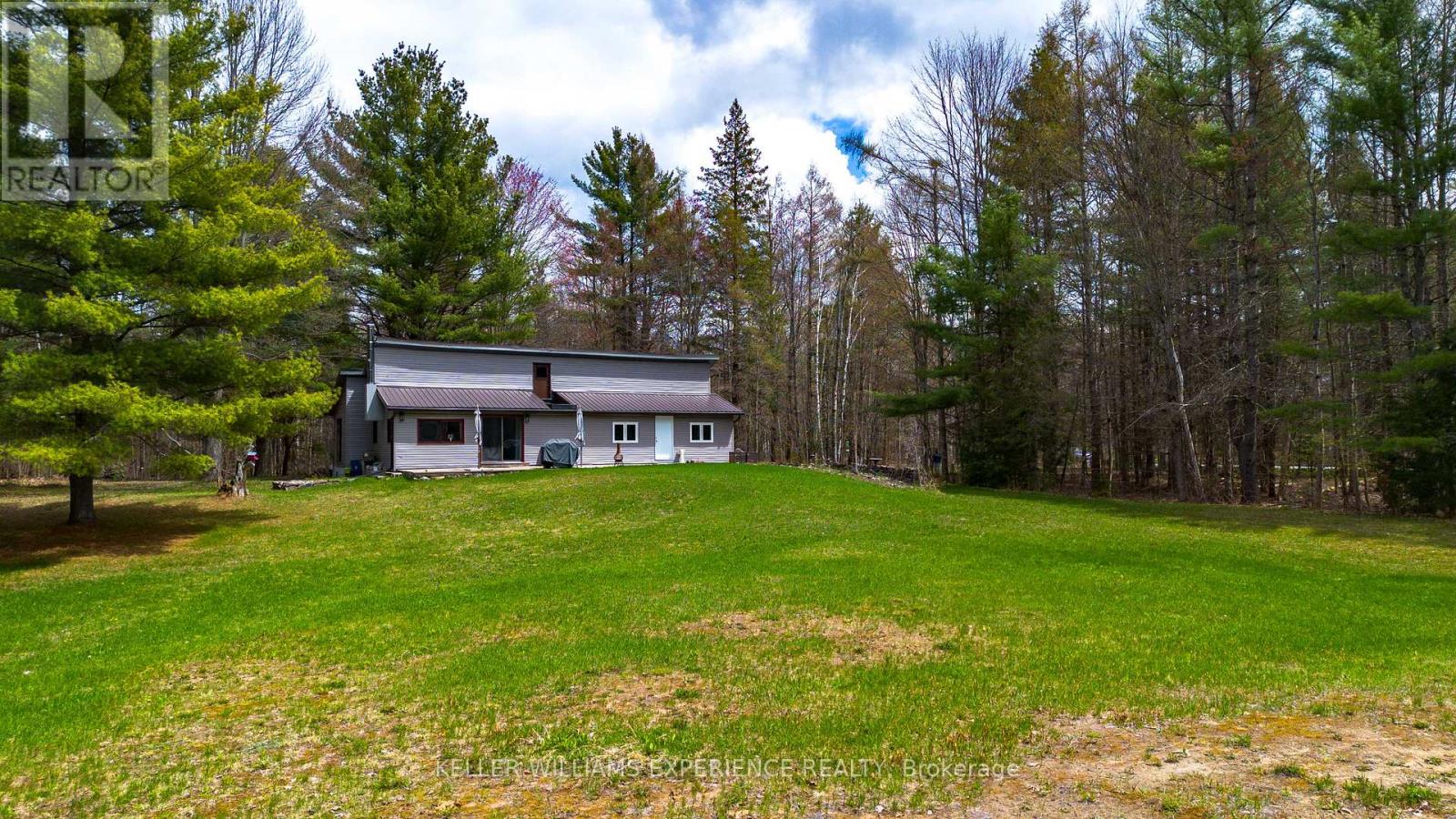 7390 Sadowa Road Photo de la propriété 1