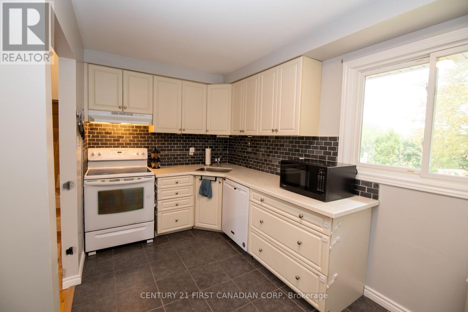 808 Dulaney Drive Property Photo 10