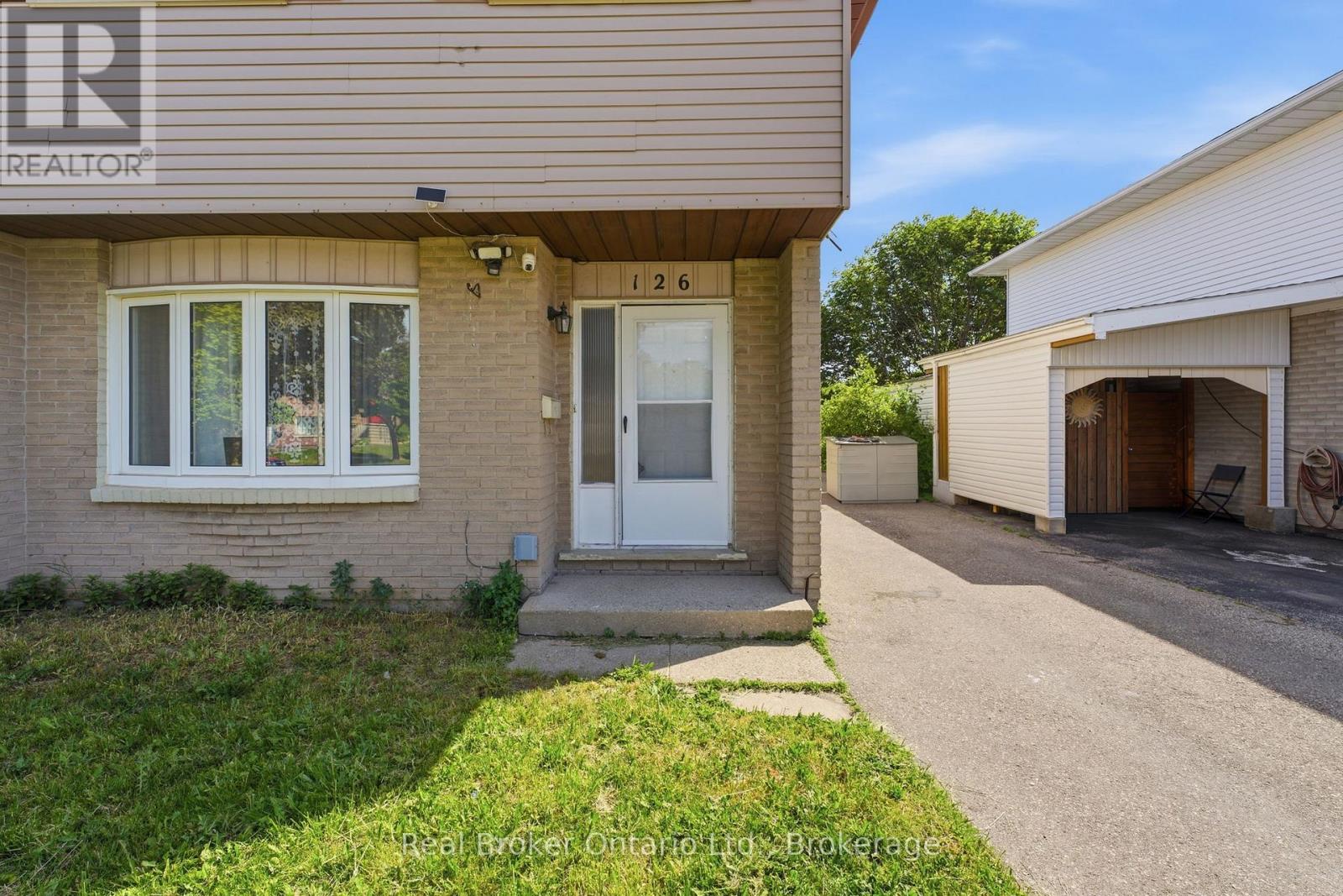 126 Dinison Crescent Property Photo 3