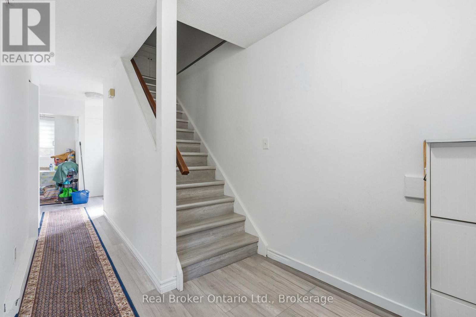 126 Dinison Crescent Property Photo 6