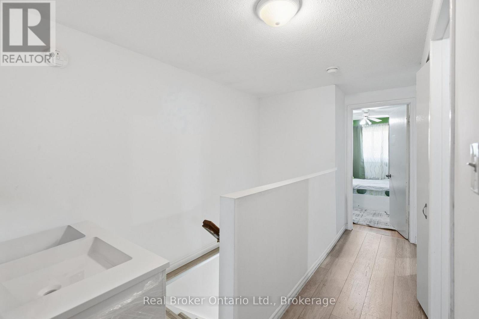 126 Dinison Crescent Property Photo 16