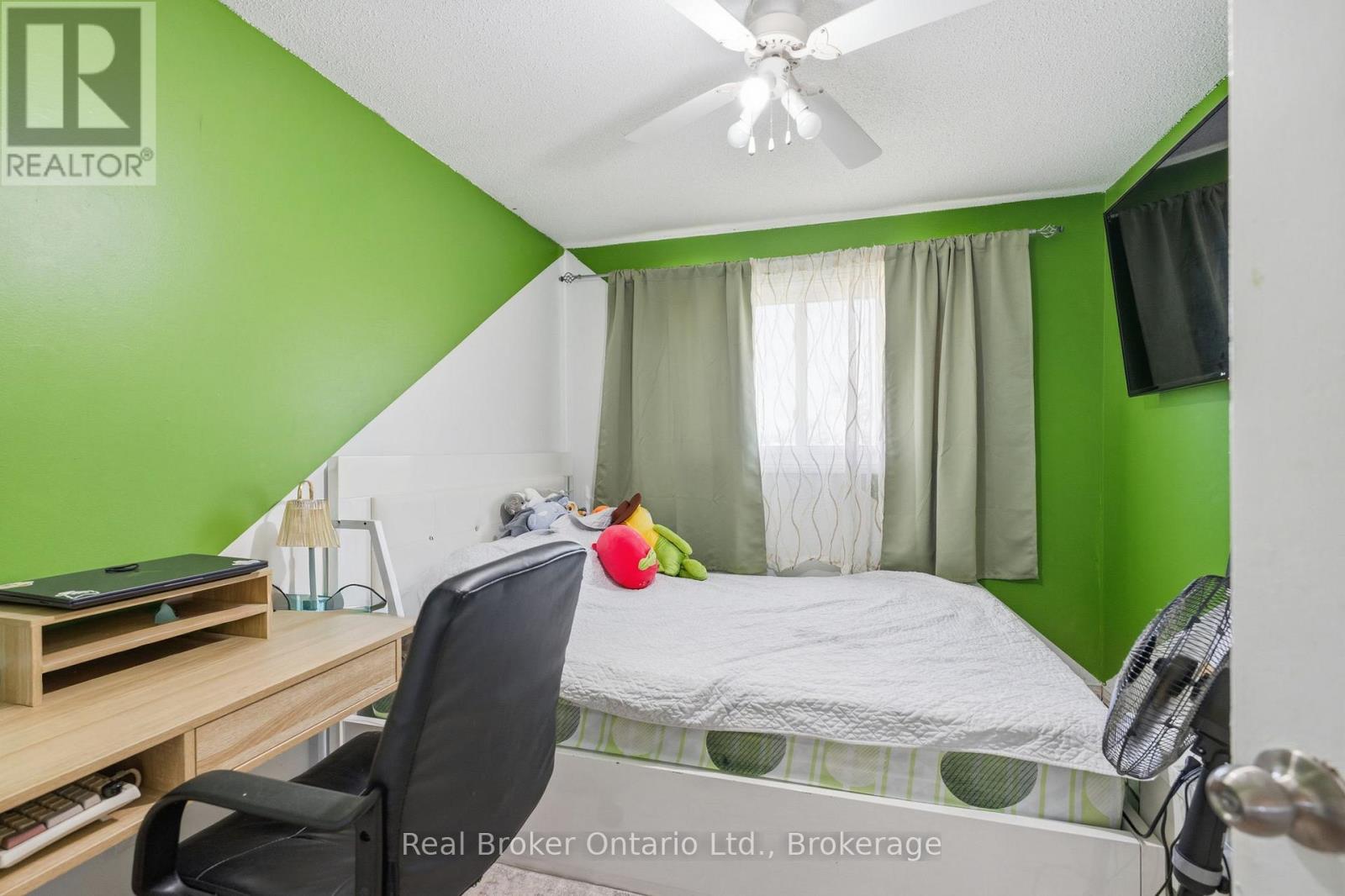 126 Dinison Crescent Property Photo 18