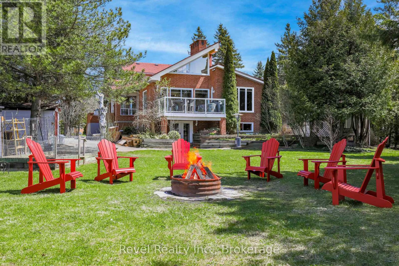 27 Cedar Crescent Property Photo 1