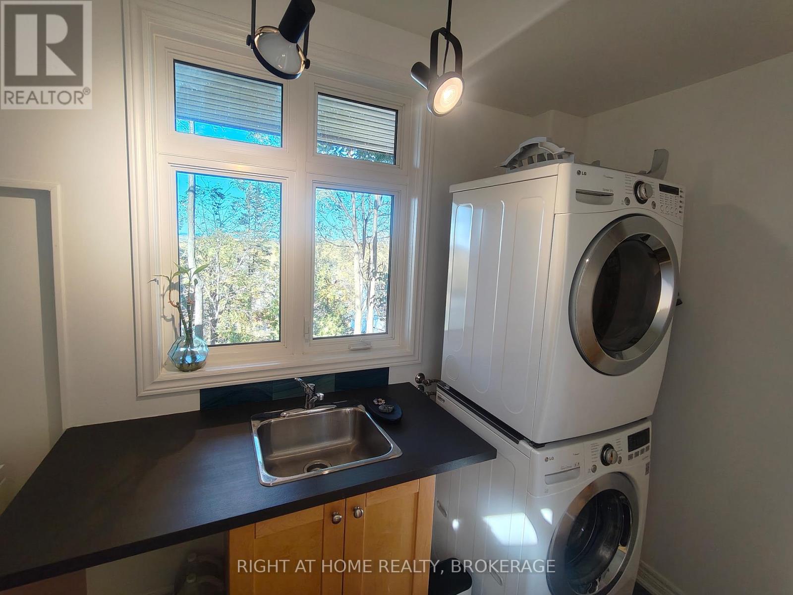 22 Ursula Avenue Property Photo 18