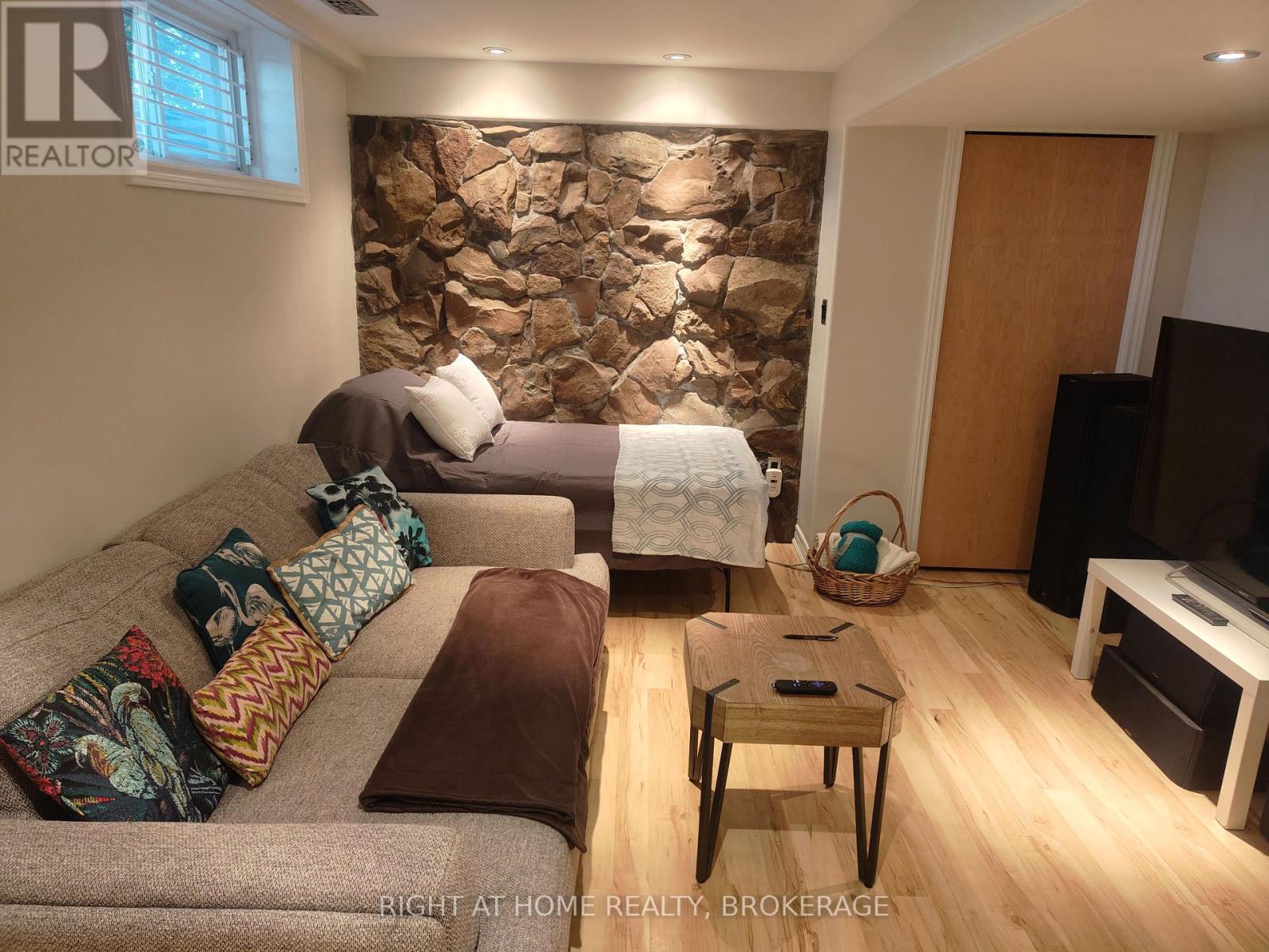 22 Ursula Avenue Property Photo 39