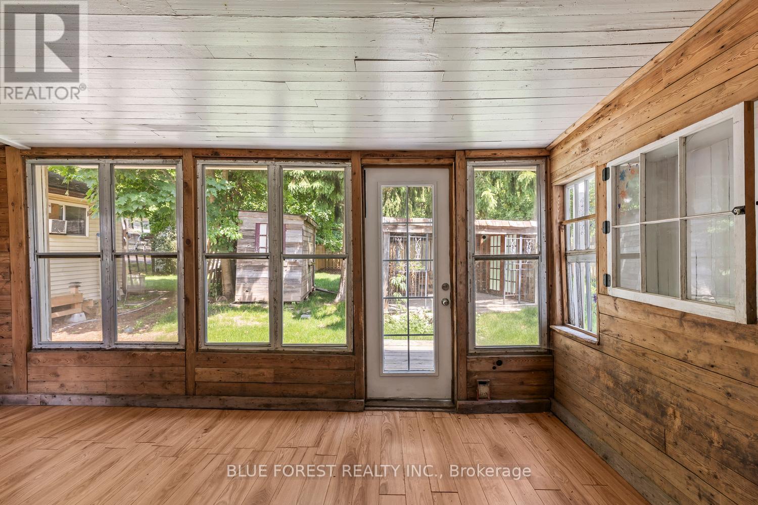 10 Henry Street Property Photo 15