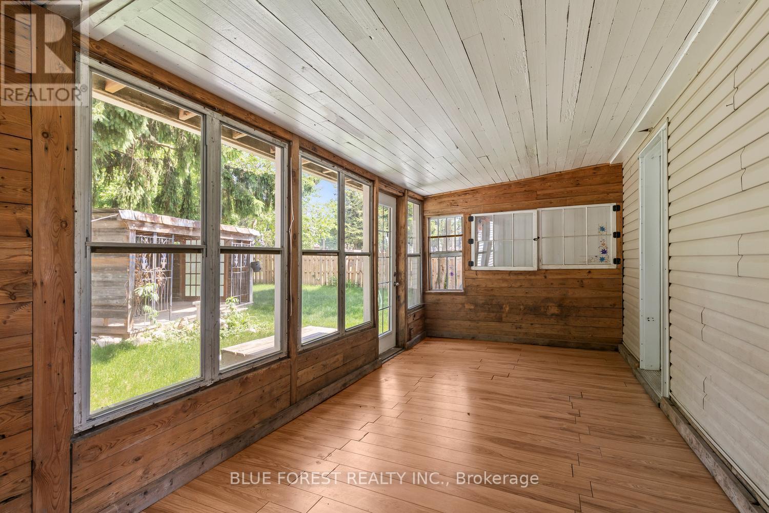 10 Henry Street Property Photo 17