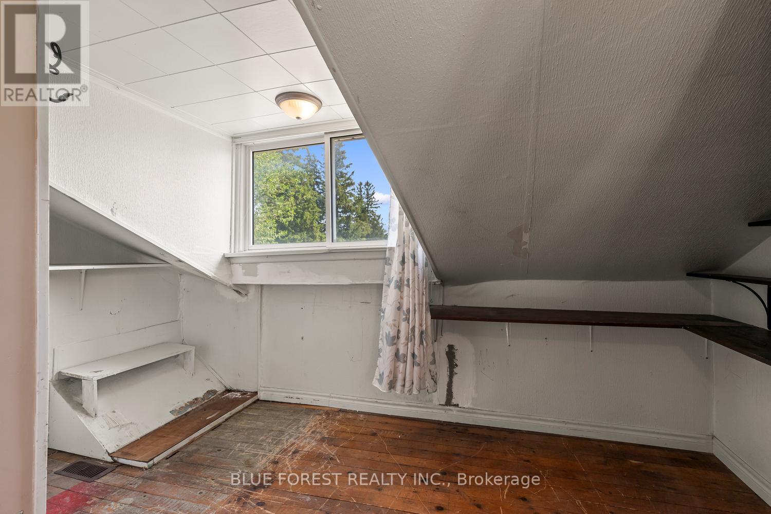 10 Henry Street Property Photo 20
