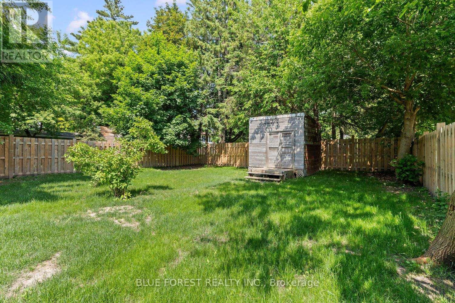 10 Henry Street Property Photo 29