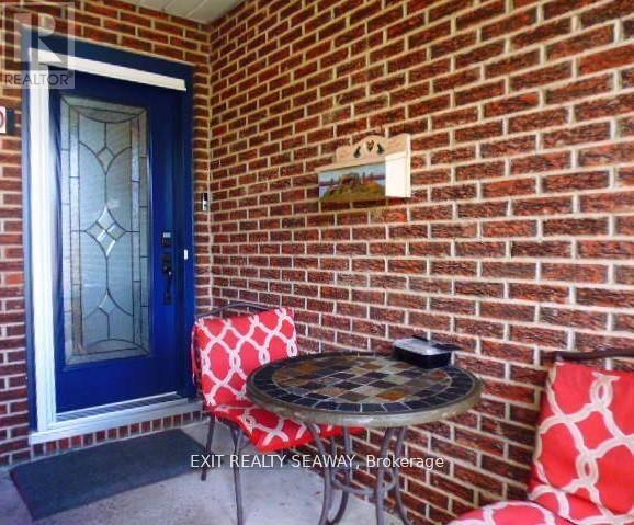 400 Lynwood Drive Property Photo 2