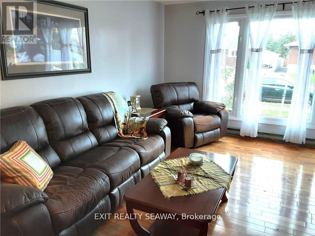 400 Lynwood Drive Property Photo 5