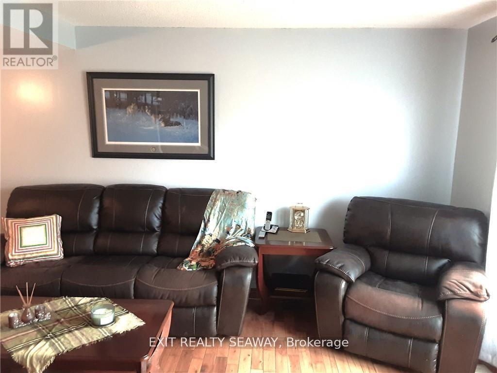 400 Lynwood Drive Property Photo 6