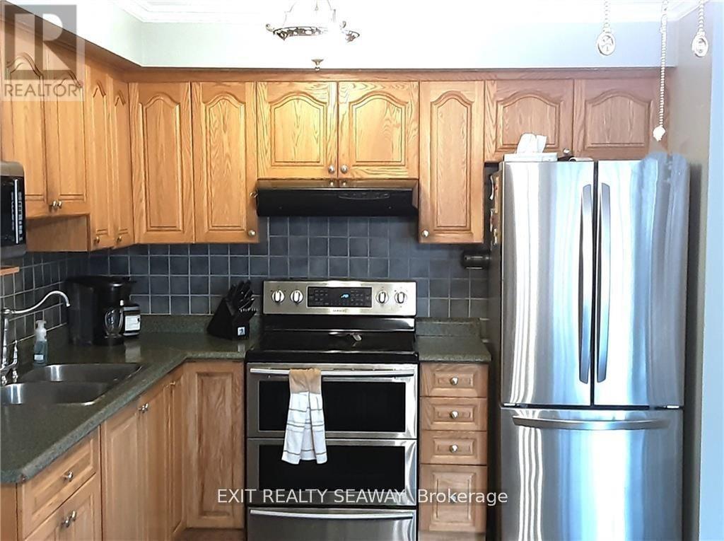 400 Lynwood Drive Property Photo 9