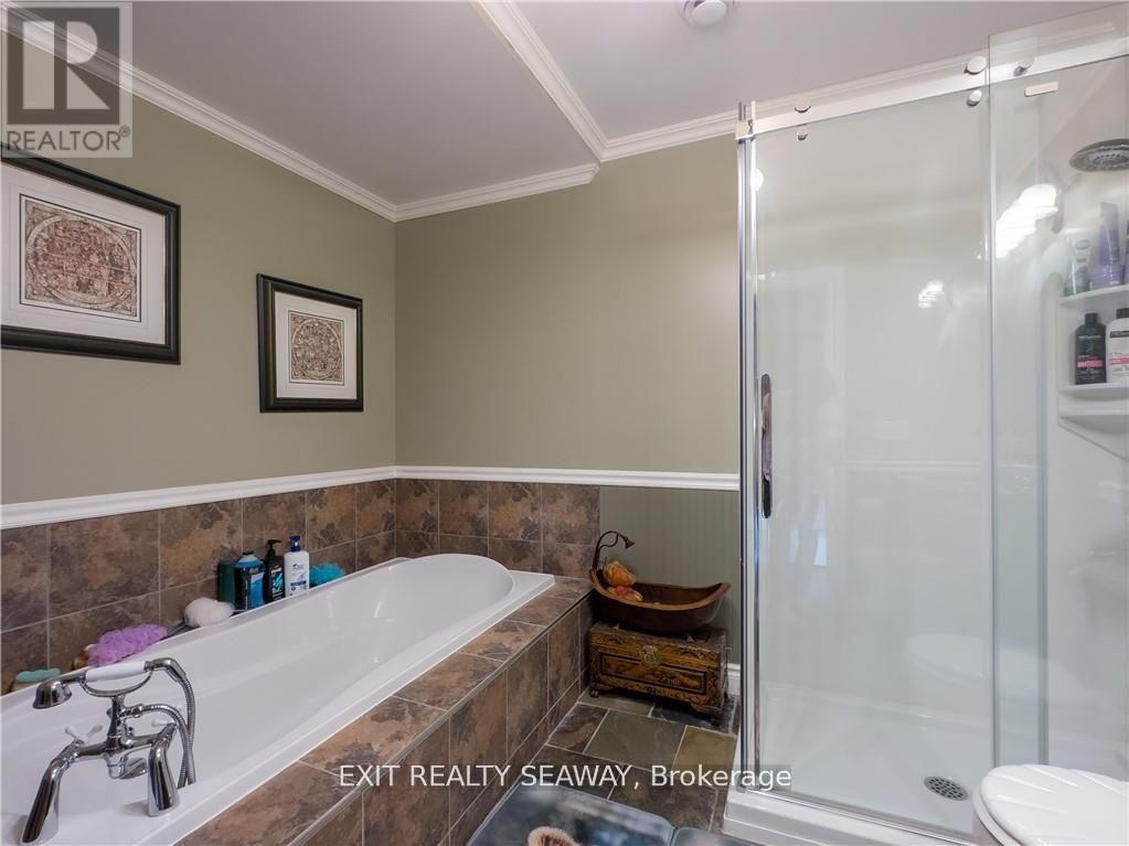 400 Lynwood Drive Property Photo 17