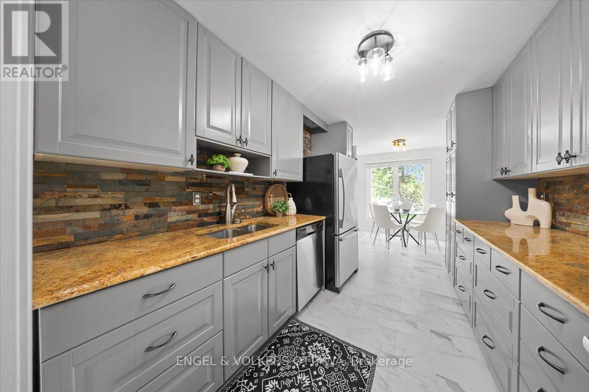 34 Viewpointe Private Property Photo 10