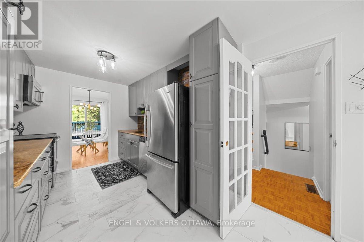34 Viewpointe Private Property Photo 12