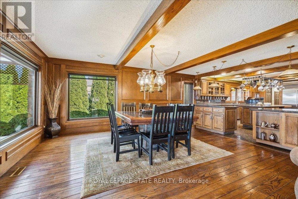 7 Lakegate Drive Property Photo 15
