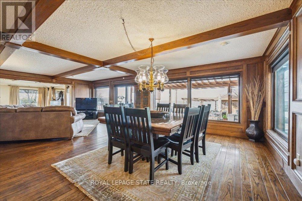 7 Lakegate Drive Property Photo 16