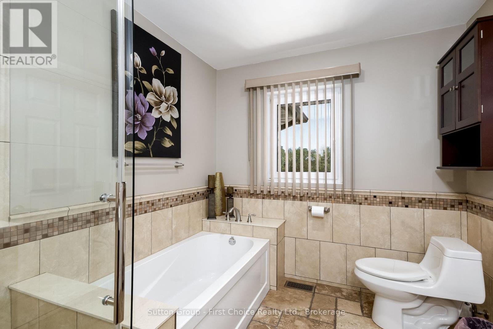 276 Mechanic Street W Property Photo 24
