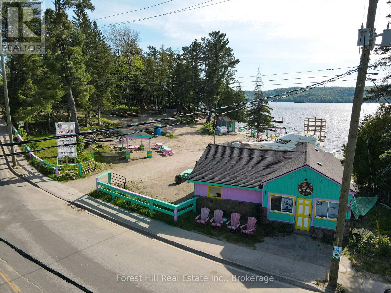1092 Main Street Property Photo 1