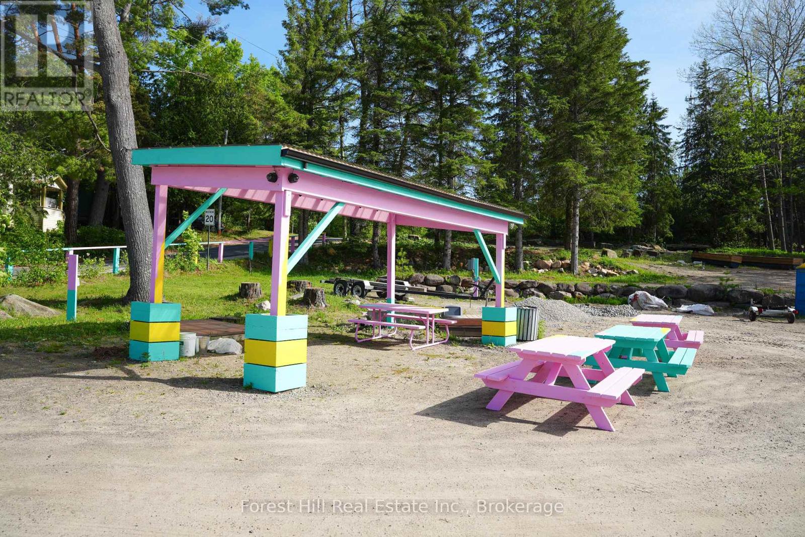 1092 Main Street Property Photo 7