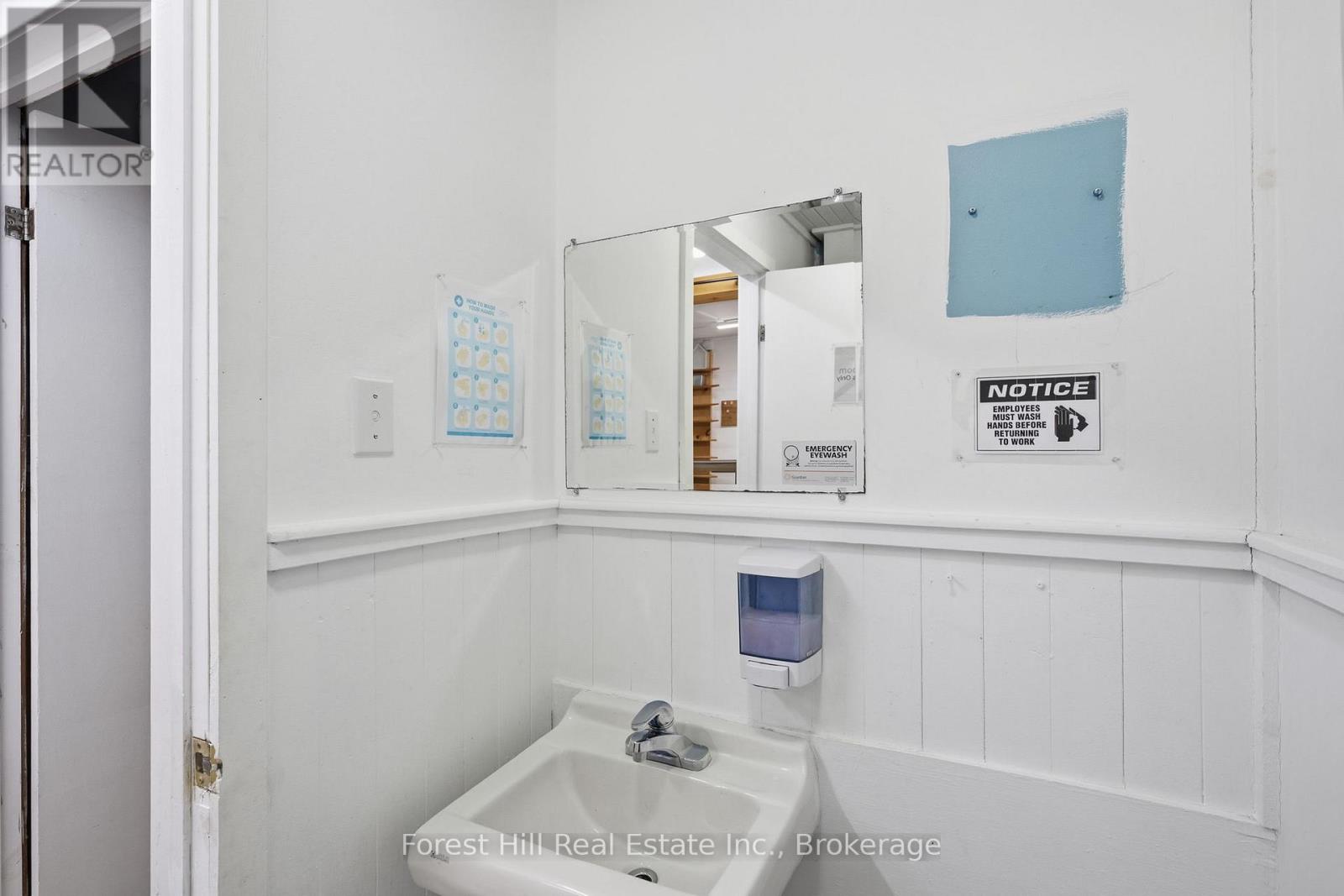 1092 Main Street Property Photo 20