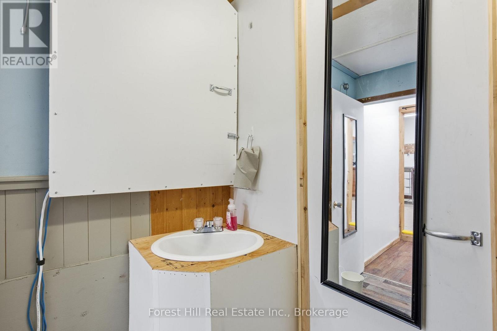 1092 Main Street Property Photo 21