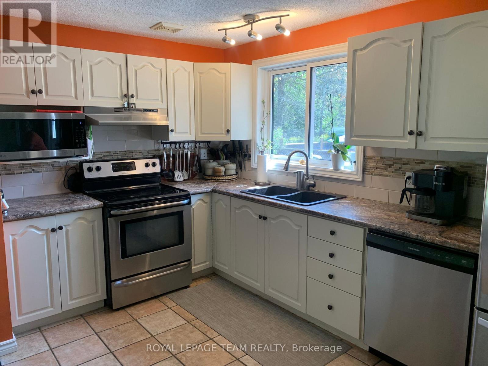 690 Limerick Road Property Photo 3