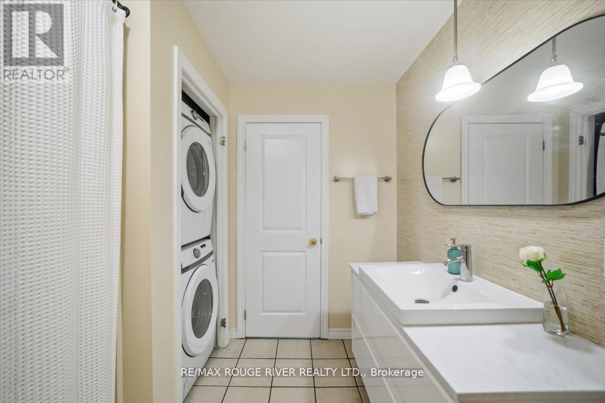 1401 - 135 James Street S Property Photo 18