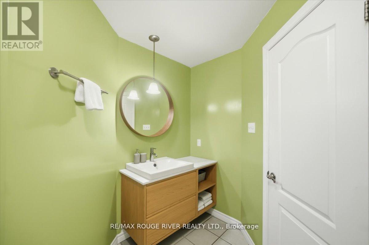 1401 - 135 James Street S Property Photo 25