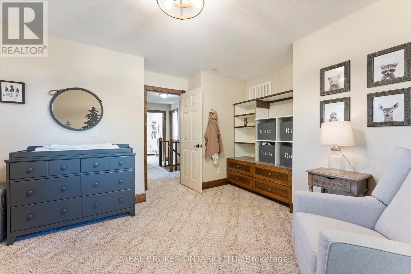 182 Governors Road E Property Photo 17