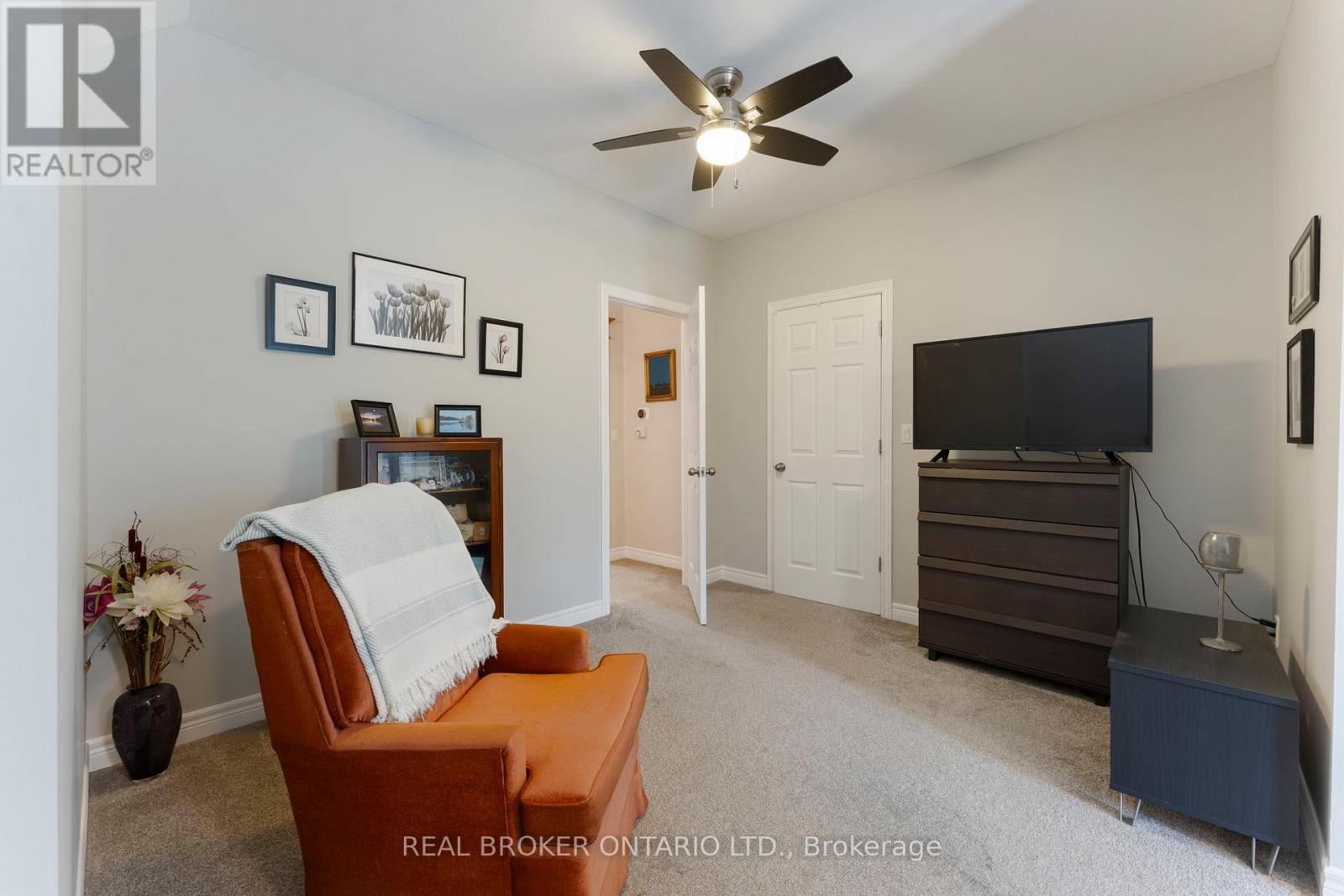 182 Governors Road E Property Photo 30