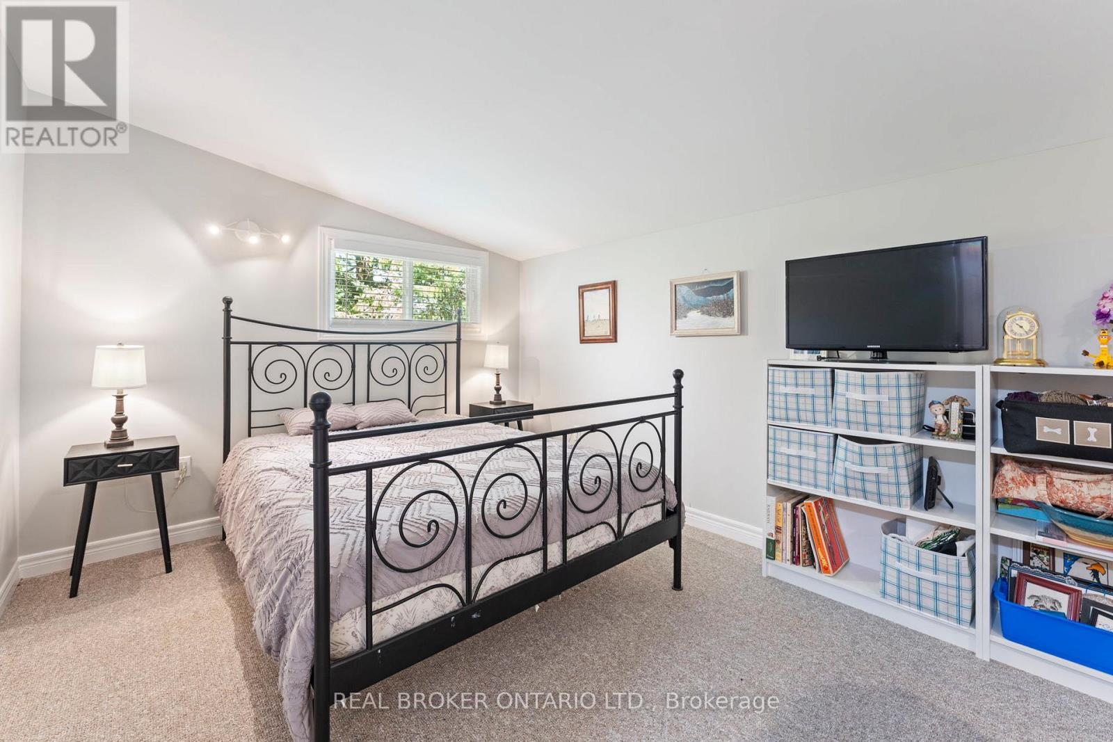 182 Governors Road E Property Photo 35