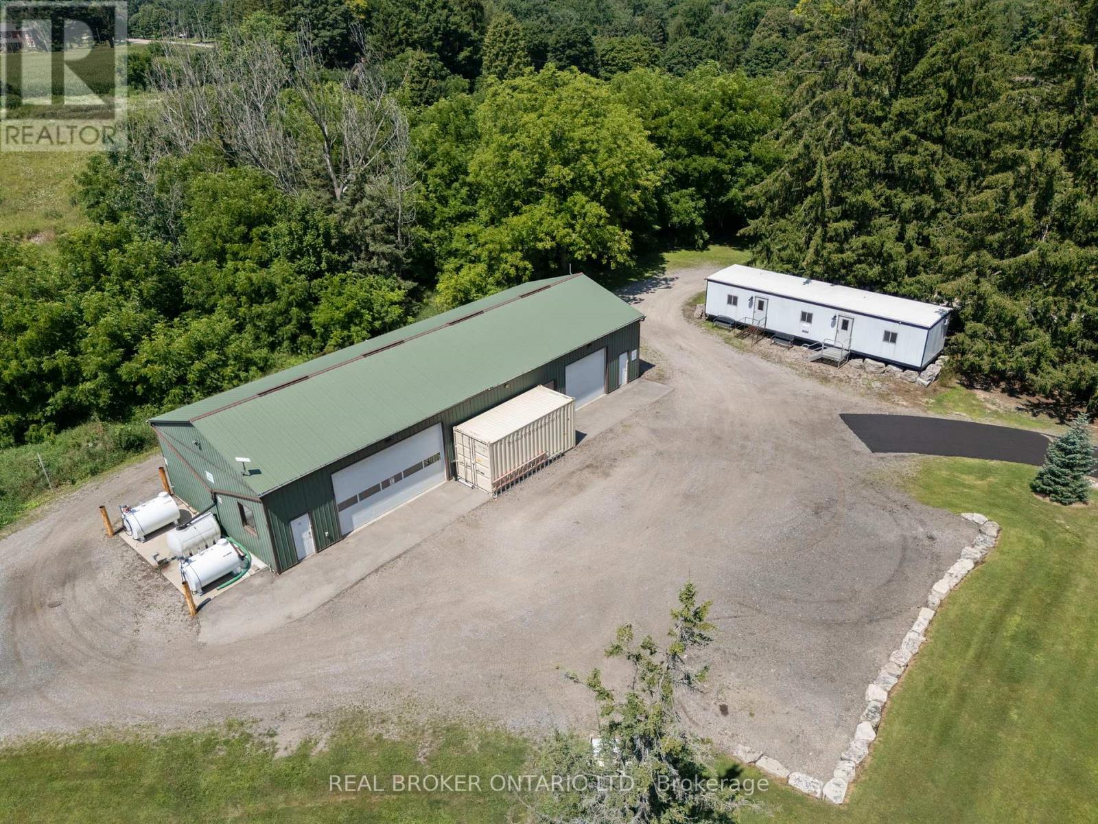 182 Governors Road E Property Photo 44